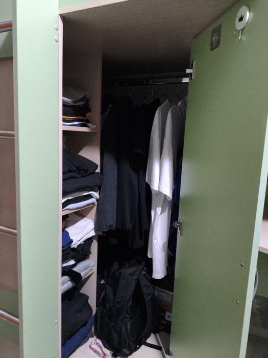 Продам кровать со столом