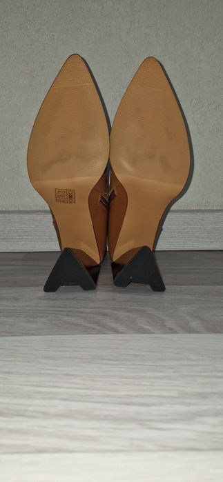 Кожаные ботильоны