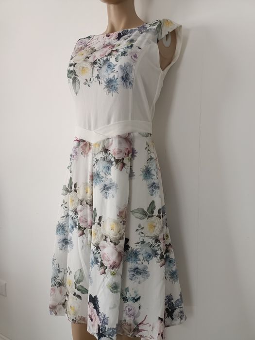 Rochiță alba de vară