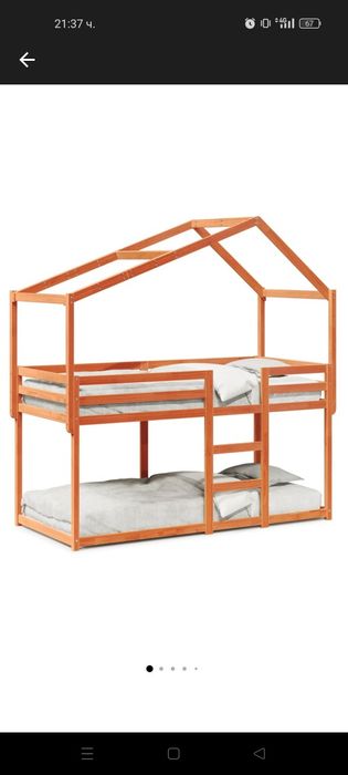 Двуетажно детско легло с включени 2 матрака.