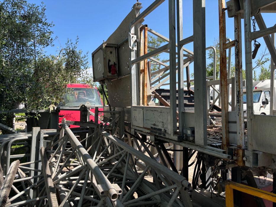 Електрическо строително скеле