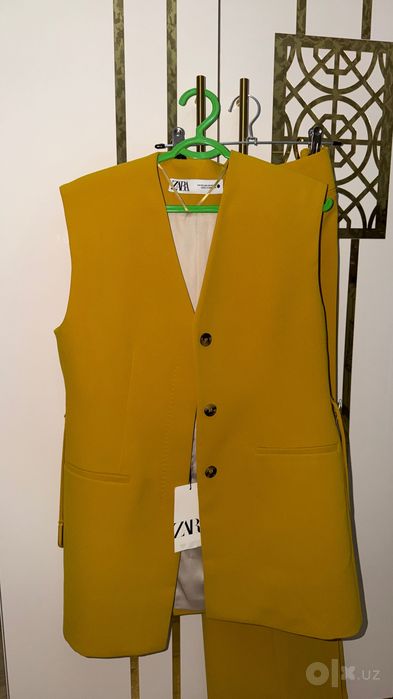 Костюм Zara, брюки и жилетка