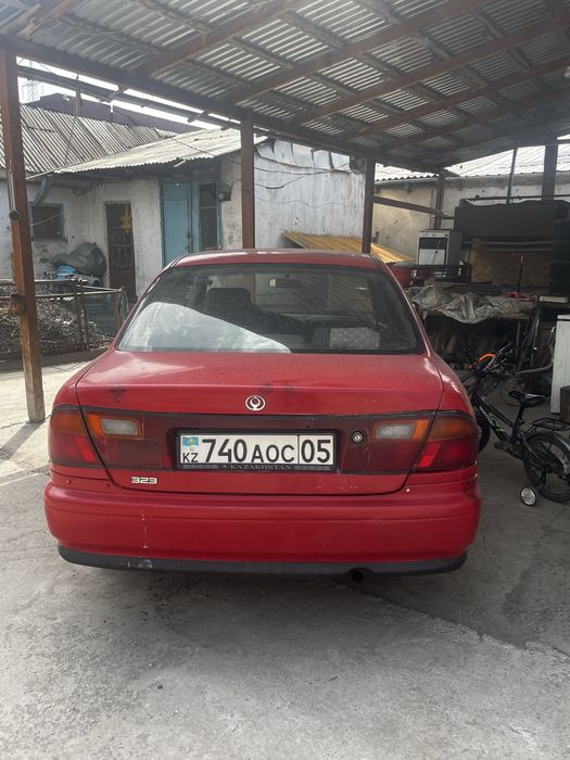 продам машину Мазда 323