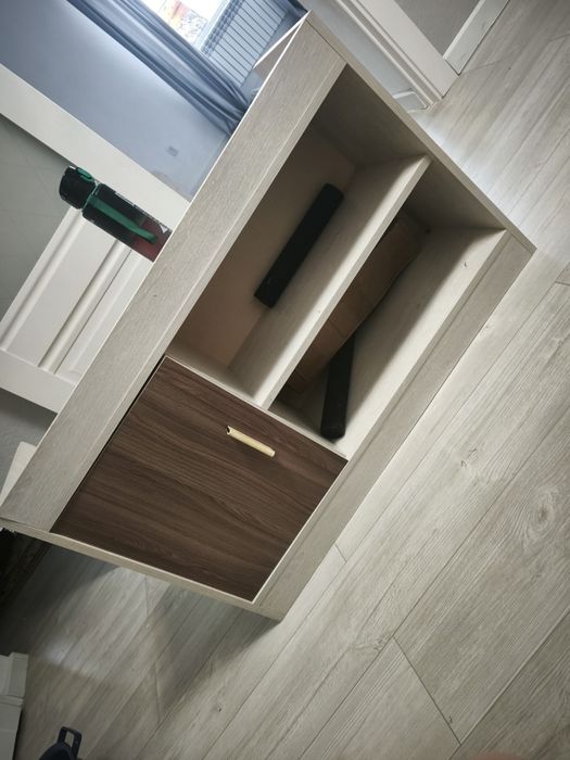 Продам полку навесную.