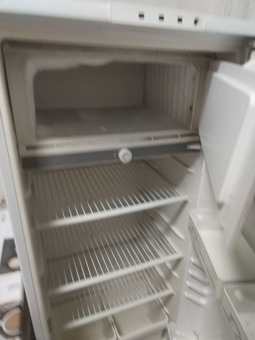 Продам холодильник бирюса