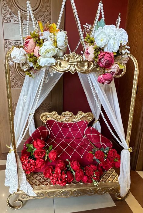 Трон Тақ, Сундет той Тусау кесер