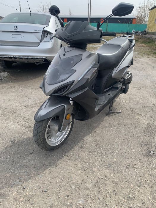 Продам скутер 150 кубов