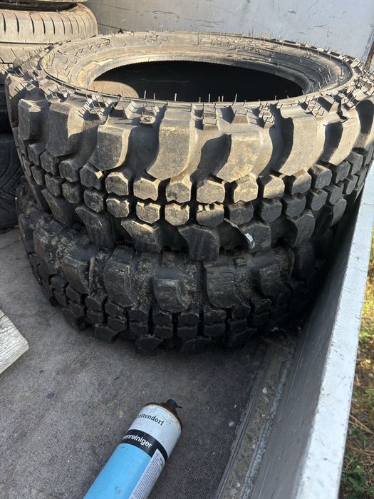 Cauciucuri offroad r15