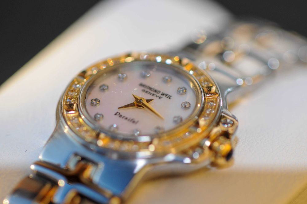 Швейцарски дамски часовник с диаманти - Raymond Weil Parsifal - 9690