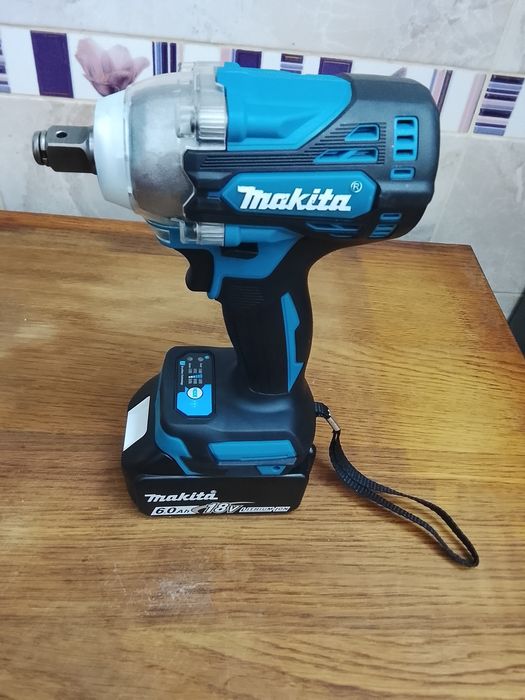 Autofiletanta impact Makita DTW285 cu baterie de 6A