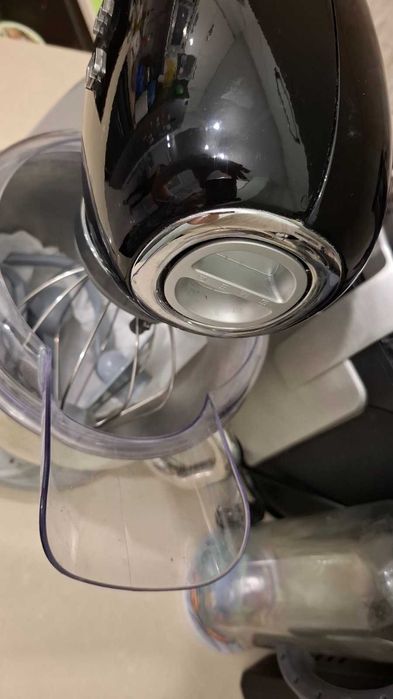 Планетарен миксер в ретро дизайн Smeg закупен от Англия