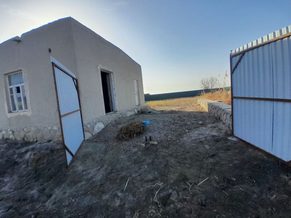 Ховли сотилади 14 соток