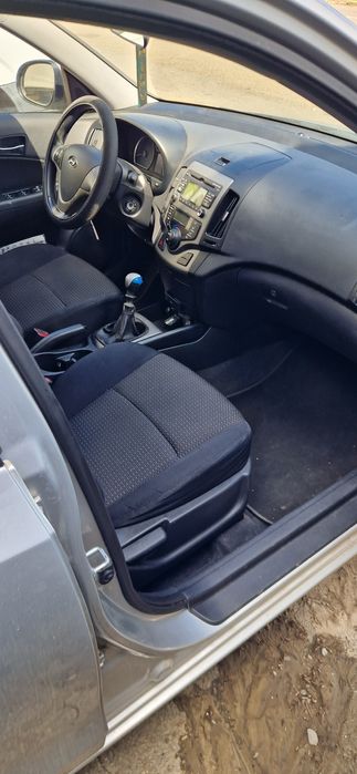 Vând Hyundai i 30