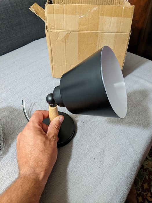 De vânzare două aplici