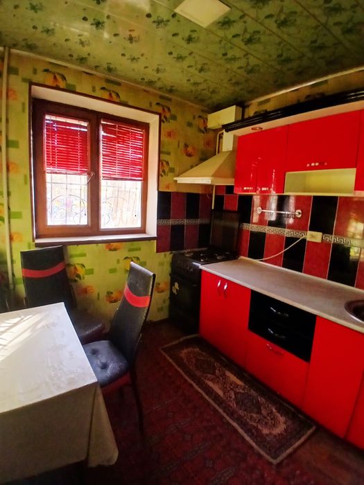 Продаётся 5 х комнатная квартира вторичка 2 квартиры в 1 этаже