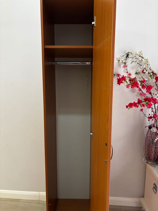 Продаётся шкаф."