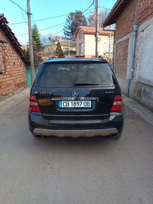 Mercedes ML W164 3.2 CDI 4 Matic цена  6000€