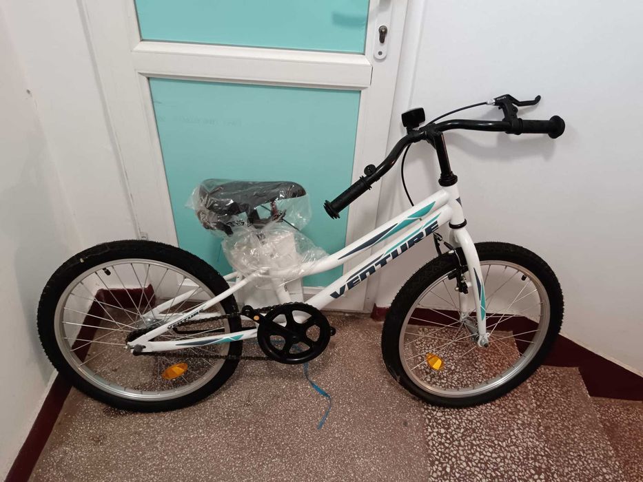 Bicicleta copii DHS roti 20 inch, Venture culoare alba. Noua nefolosita.