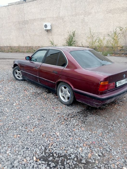 Продаю BMW 520 в среднем состоянии