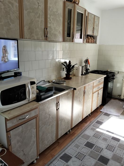 Închiriez apartament