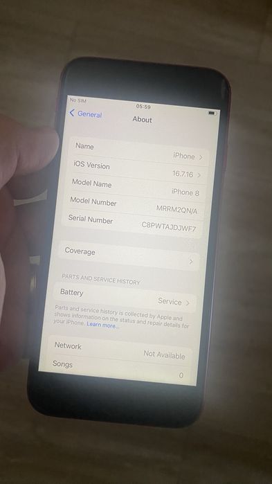 Vand iPhone 8 - 64 GB