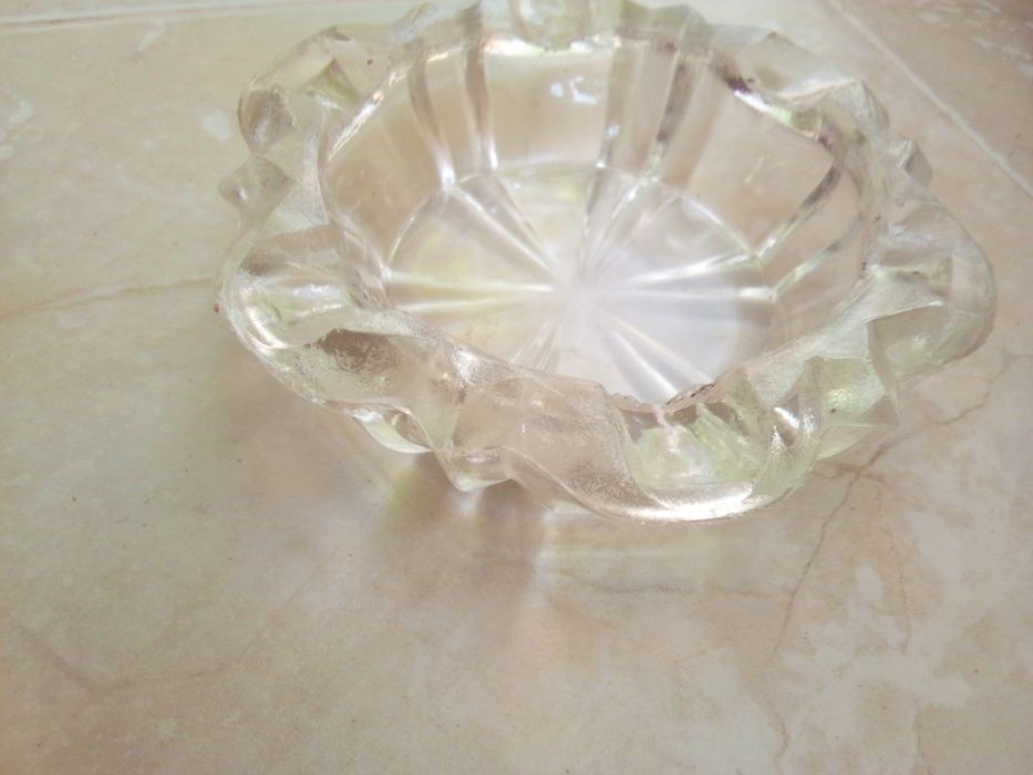 Пепелник Стъклен Масивен