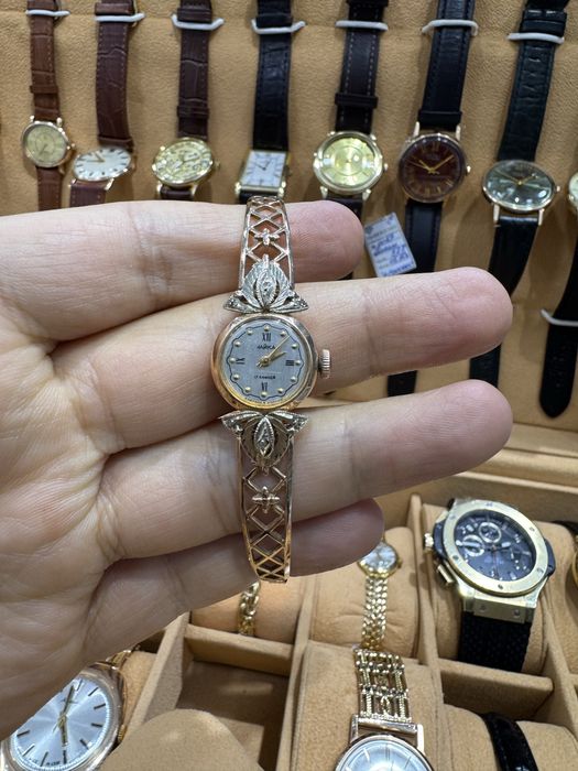 Женские Часы Chopard С Бриллиантами 750Пробы