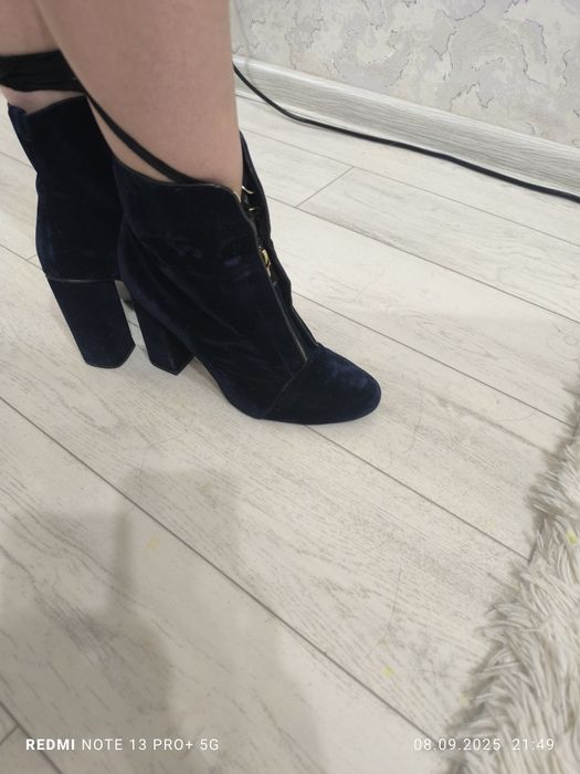 Продам обувь осеннею на каблуке