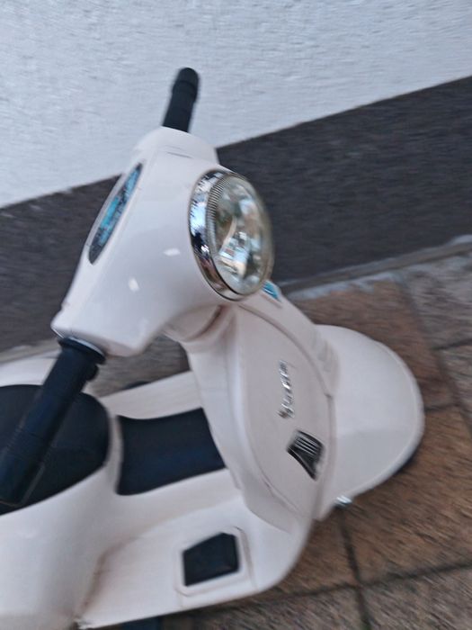 Motocicleta vespa copii