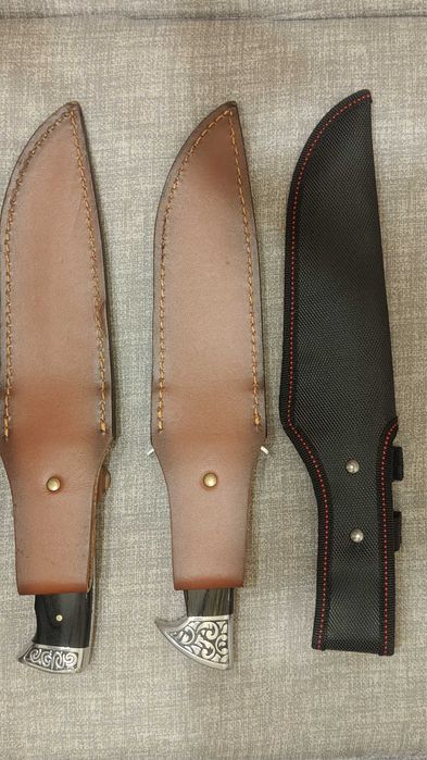 Ножове 3 броя + тактическа брадва Томахоук - за 50 лв.