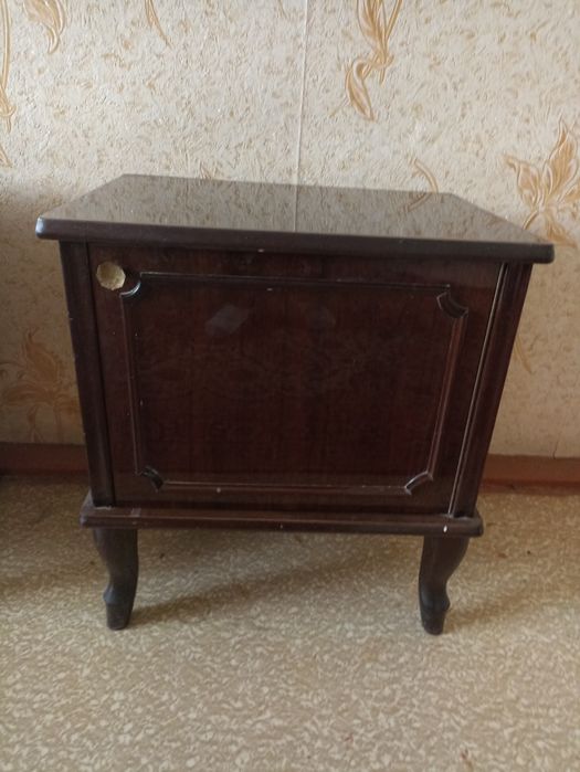 Продам тумбочки  две штуки