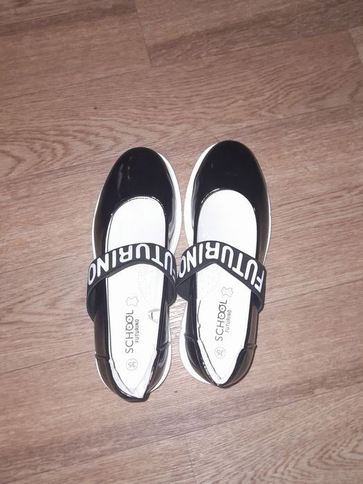 Туфли школьные  стильные