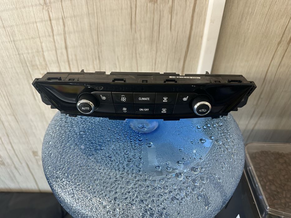 Управление климатроник за Опел Инсигния B