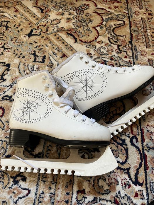 Коньки белые фигурные