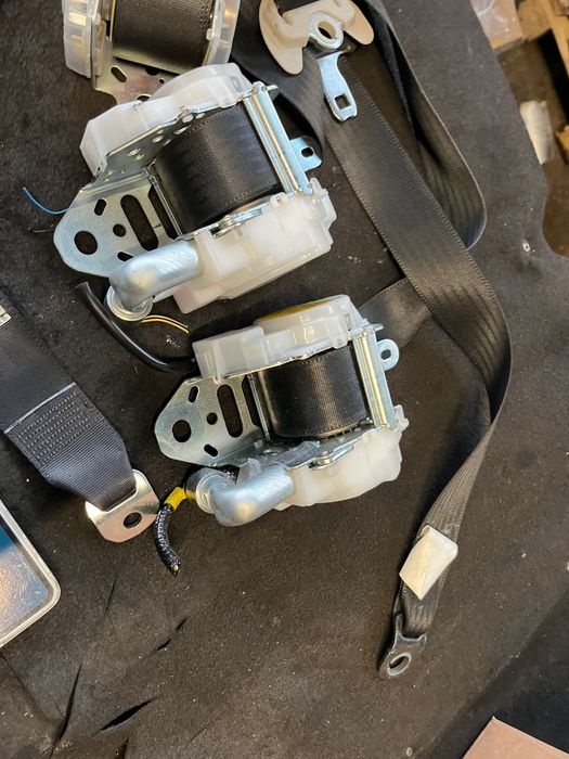 Lexus CT200H Батерия броня фарове  стопове колани