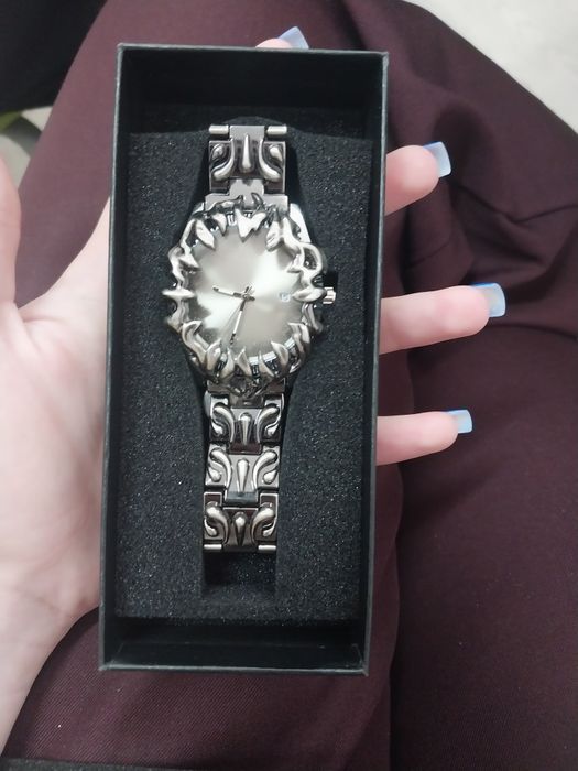 Часы Alabaster, хорошего качества, носились 1 раз