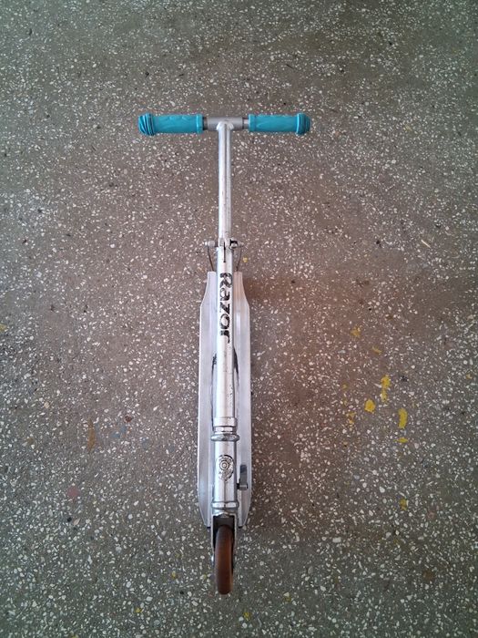 Trotineta  Razor pliabila