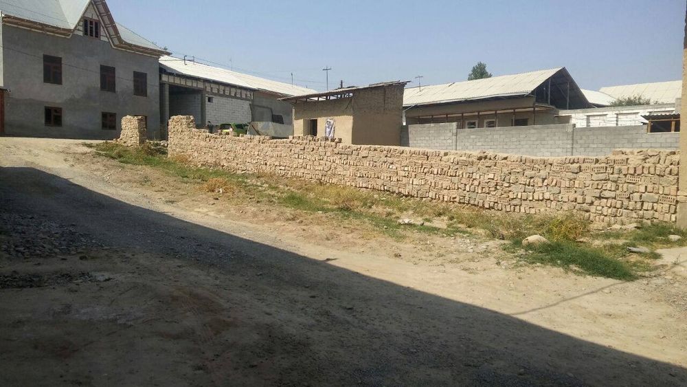Namangan viloyati kosonsoy tumnida joylashgan 4 sotikli yer sotiladi