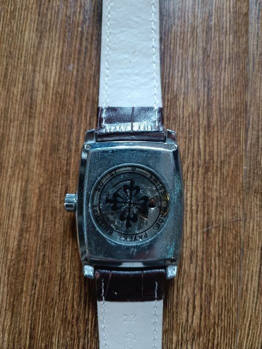 Наручные часы, оригинал б/у, в хорошем состоянии