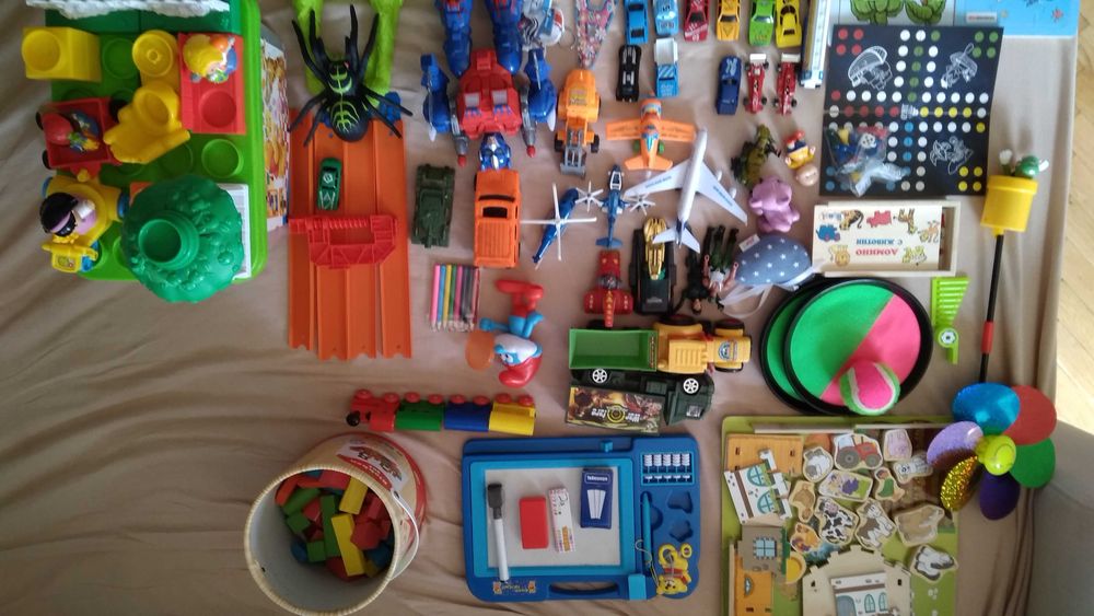 Комплект от разнообразни детски играчки за 20лв