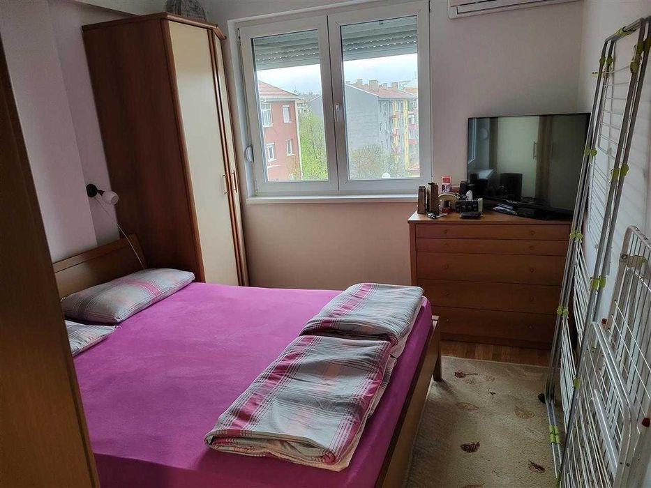 Дава се под наем Тристаен апартамент в София, Гео Милев - 87 кв.м за 586.5 € - Снимка #1