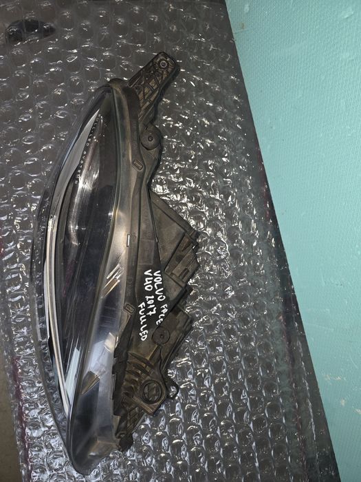 Volvo V40 facelift 2017 full led десен фар