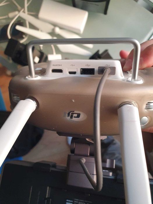 Дрон DJI Phantom 4 Pro