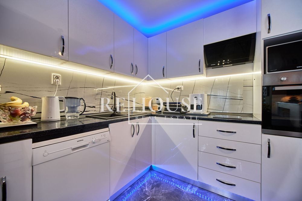 Продава се Тристаен апартамент в Варна, Левски - 102 кв.м за 2058 €/кв.м - Снимка #5