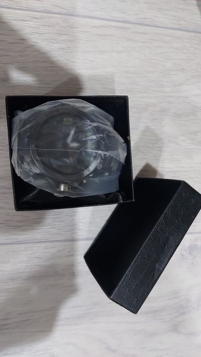 Спортивные часы новые