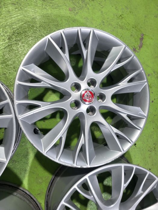 18 5x108 Jaguar лети джанти 5х108 ягуар