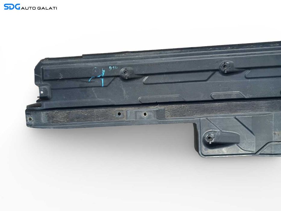 Scut Protectie Plastic Lateral Prag Stanga Mercedes Clasa C Class W204 2007 - 2014 Cod A2046100108 A2046101108 [LN0040]