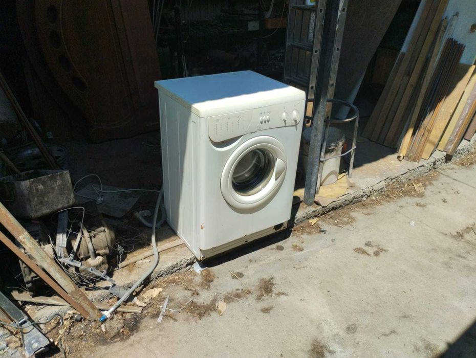 Продам стиральную машинку индезит