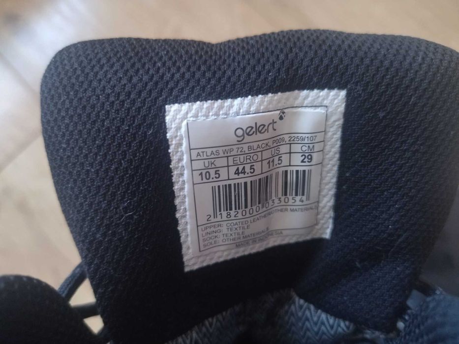 Продавам маркови зимни туристически обувки