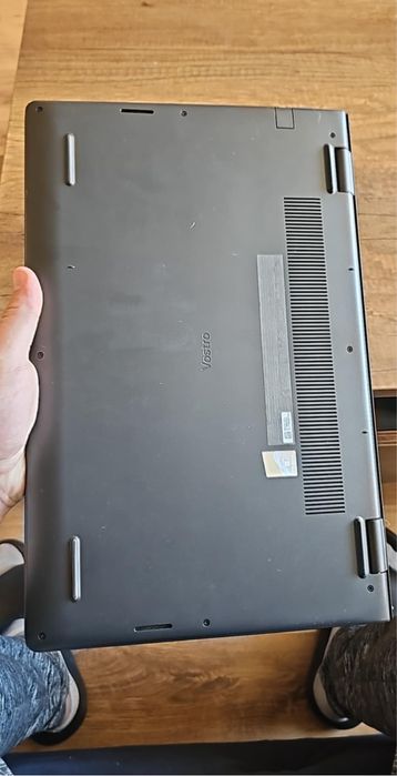 Dell Vostro 3520 – бизнес лаптоп в отлично състояние